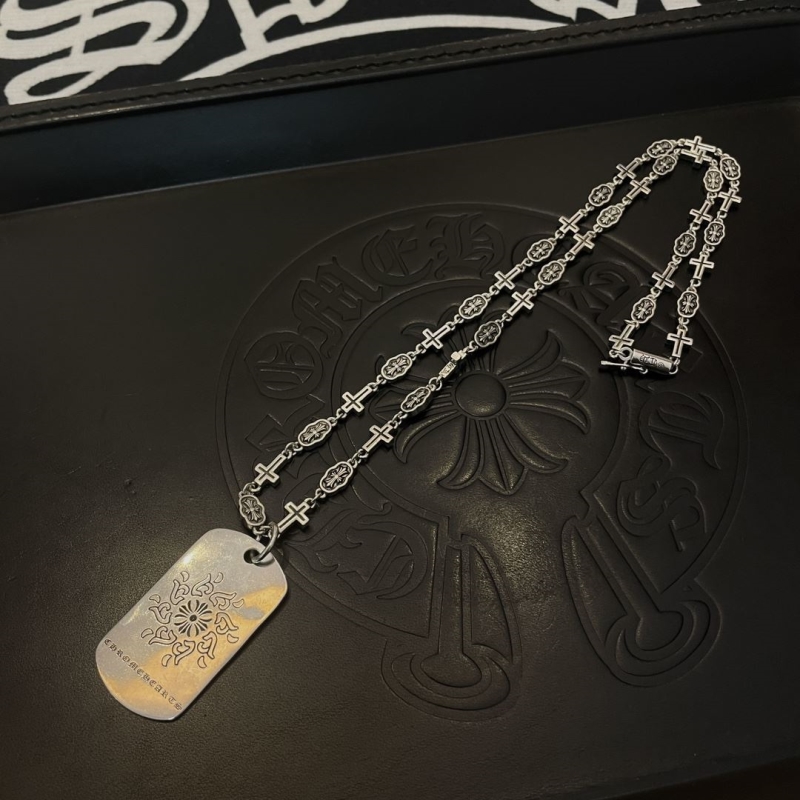 Ch*0me He**ts necklaces